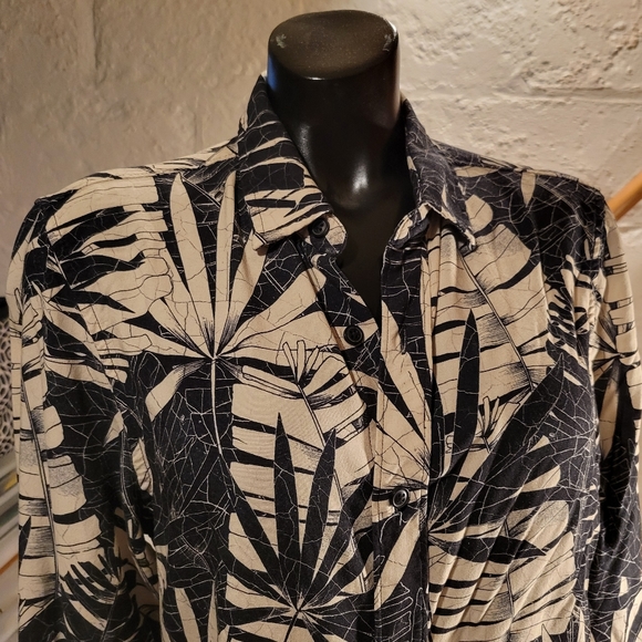 Guess Slim Fit Fossil/Foliage Print Button Down Men's M Shirt - Picture 2 of 4